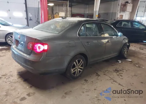 2006 Volkswagen Jetta 2.5 from USA, damaged, VIN 3VWSG71K46M698290